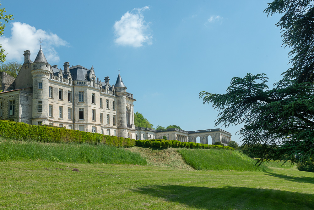 Dimanche 6 mai, nous avons découvert La Mercerie. Non ce n'est pas un magasin d'articles destinés à la couture mais un château