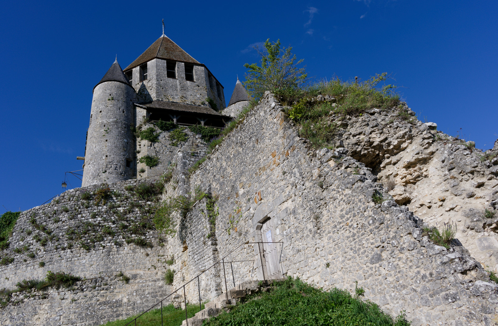 tour césar de provins